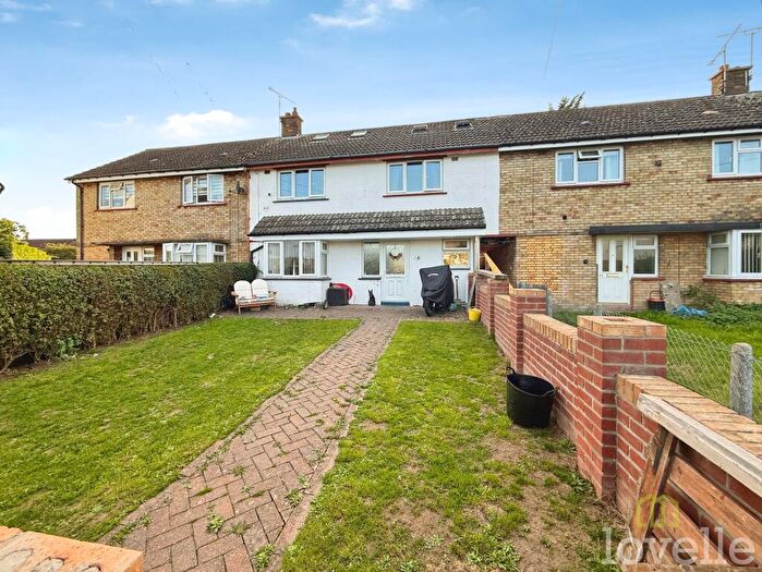 4 Bedroom Terraced House For Sale In Theaker Avenue, Gainsborough, DN21