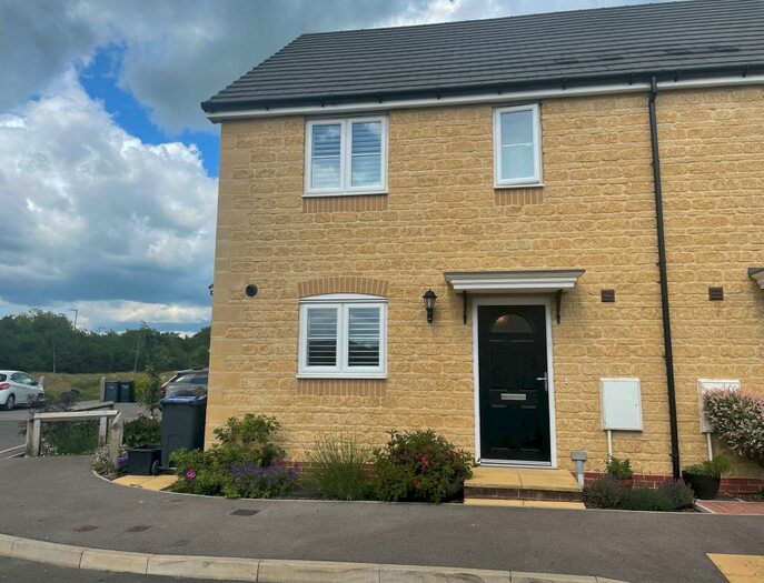 3 Bedroom Semi-Detached House To Rent In Clover Grove, Calne, SN11