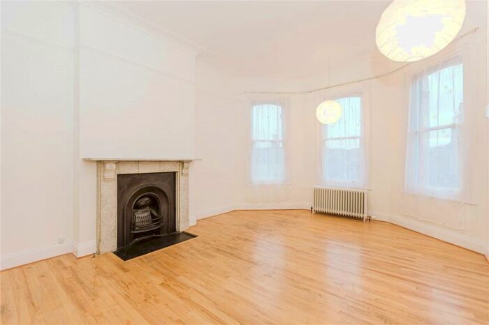 5 Bedroom Semi-Detached House To Rent In Ravenswood Road, Redland, Bristol, BS6