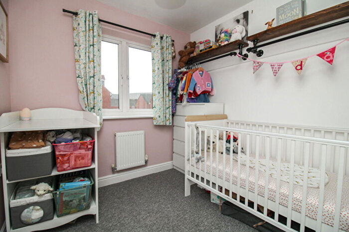 3 Bedroom Semi-Detached House For Sale In Whimbrel Avenue, Portishead, Portishead, BS20