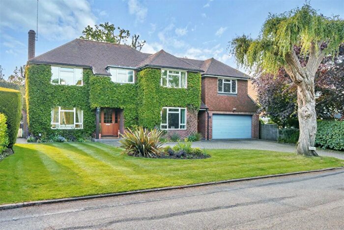 6 Bedroom Detached House For Sale In Hooke Road, East Horsley, KT24