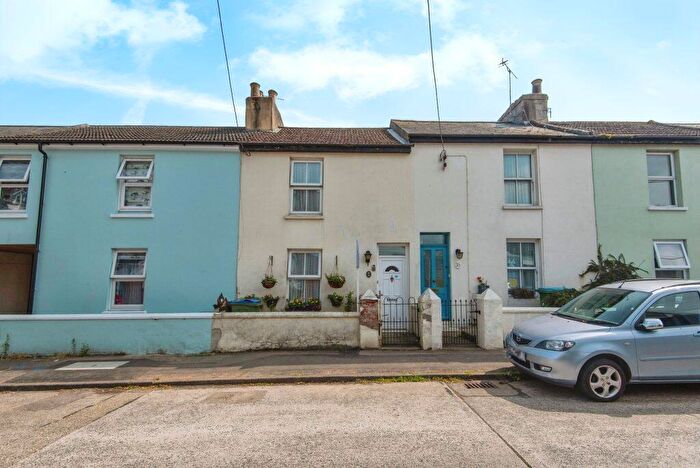 2 Bedroom Terraced House For Sale In North Street, Wick, Littlehampton, BN17