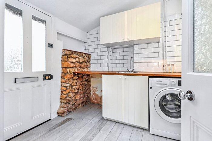 2 Bedroom Cottage To Rent In Copse Road, Clevedon, BS21