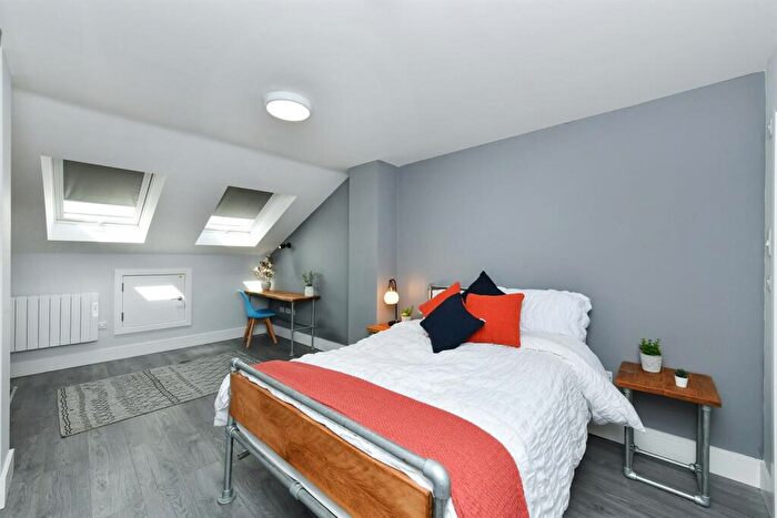 1 Bedroom Apartment To Rent In High Road, Beeston, NG9