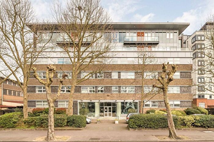 2 Bedroom Flat To Rent In London Road, London, SW16
