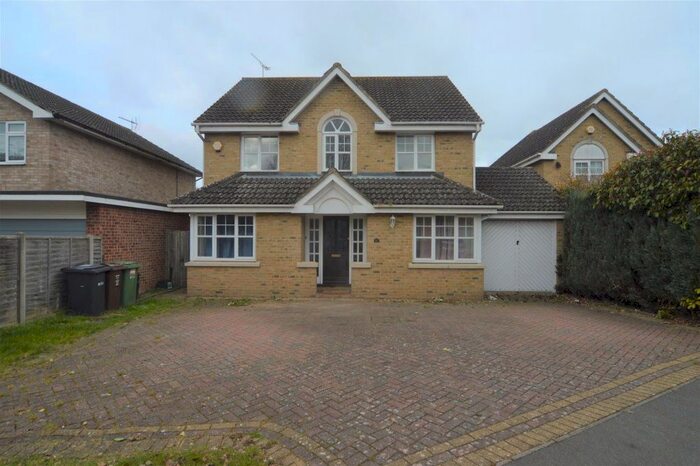 4 Bedroom Property To Rent In Long Fallow, St Albans, AL2