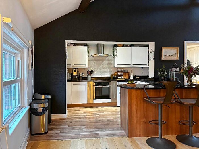 2 Bedroom Apartment For Sale In West Rock, Saltisford, Warwick, CV34