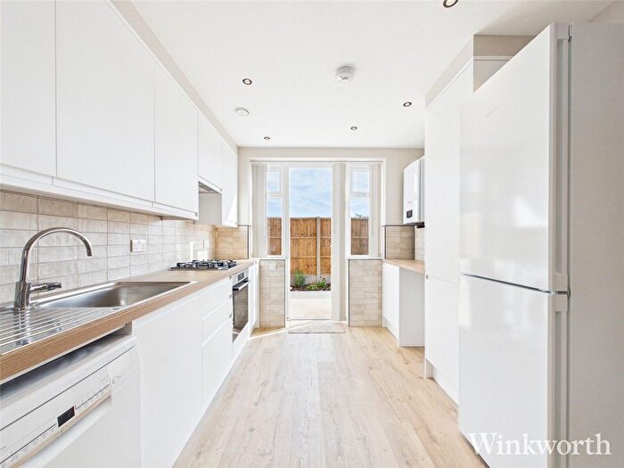 2 Bedroom Bungalow To Rent In Lowfield Road, London, W3