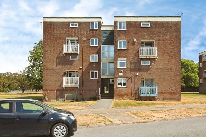 2 Bedroom Maisonette For Sale In Raeburn Road, Sheffield, S14