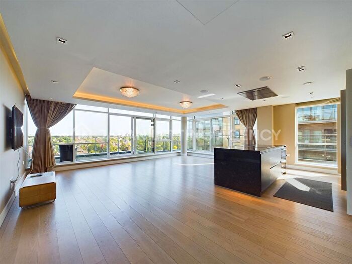 3 Bedroom Flat To Rent In Dickens Yard, Longfield Avenue, Ealing, W5