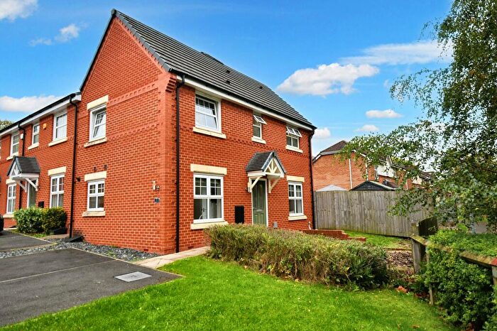 3 Bedroom End Of Terrace House For Sale In Ivy Grange Avenue, Salford, M6