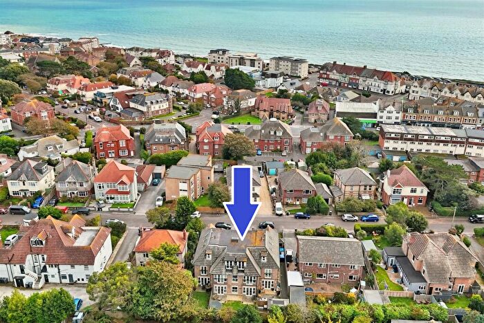2 Bedroom Apartment For Sale In Twynham Road, Bournemouth, Dorset, BH6
