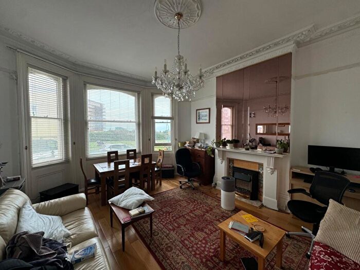 1 Bedroom Flat To Rent In Medina Terrace, Hove, BN3