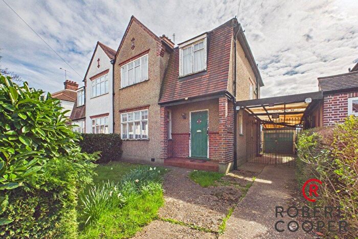 3 Bedroom Semi Detached House For Sale In North View, Pinner, HA5