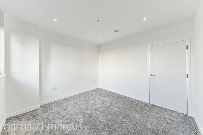 1 Bedroom Flat To Rent In High Road, Whetstone, N20