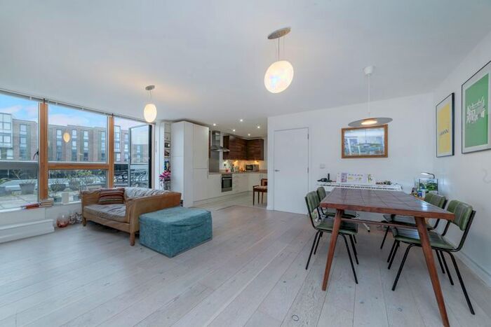 2 Bedroom Flat To Rent In Handsel Road, - Two Double Beds, Two Bath, Roof Terrace, NW6
