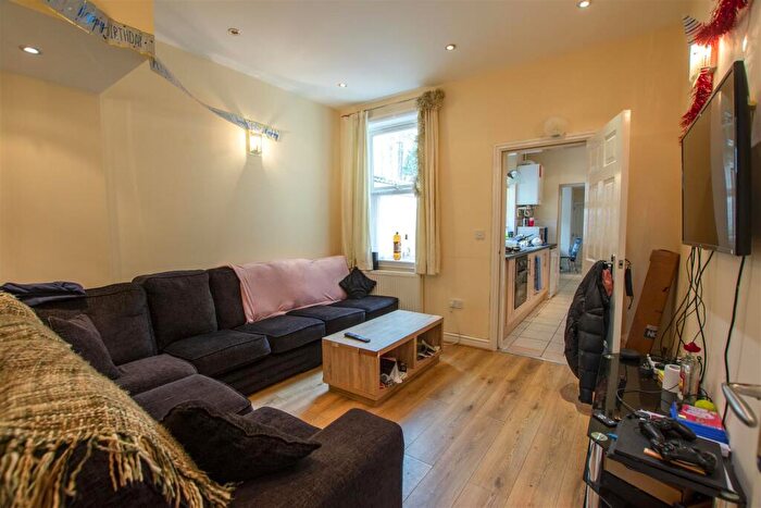 7 Bedroom House To Rent In Heeley Road, Birmingham, West Midlands, B29