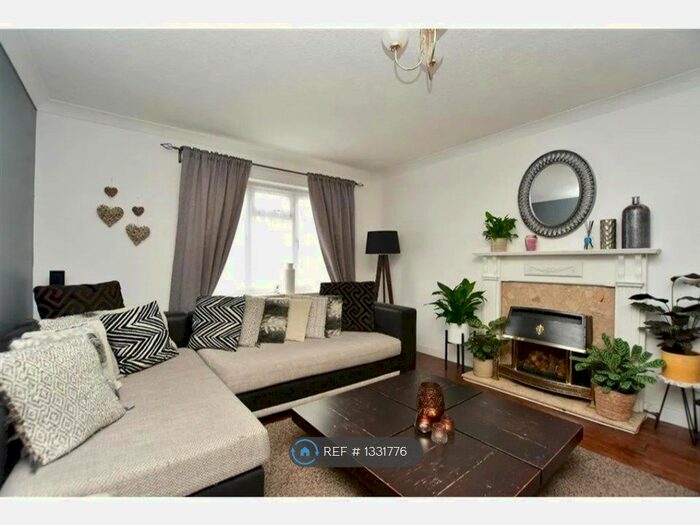 4 Bedroom Detached House To Rent In The Willows, Sittingbourne, ME10