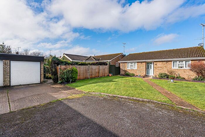 3 Bedroom Bungalow For Sale In Alderman Close, North Mymms, Hatfield, AL9