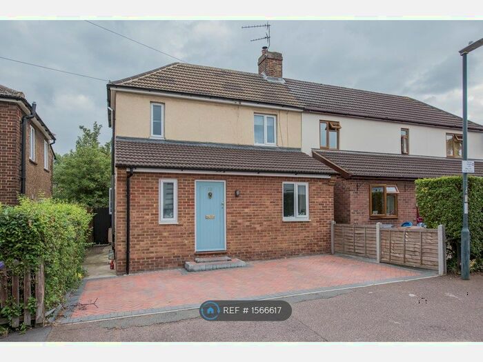 3 Bedroom Semi-Detached House To Rent In Common Rise, Hitchin, SG4