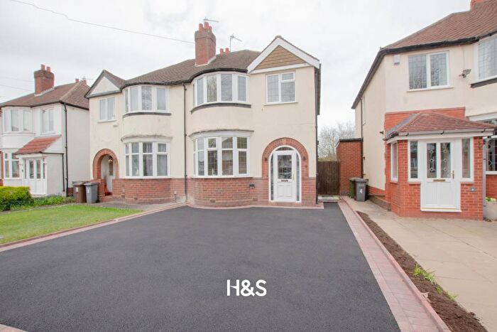 3 Bedroom Semi Detached House For Sale In Berkeley Road, Shirley, B90