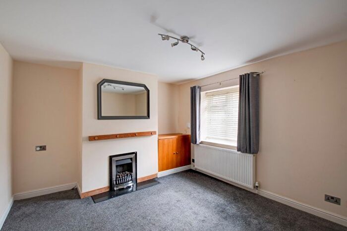 2 Bedroom End Of Terrace House To Rent In Providence Road, Bromsgrove, Worcestershire, B61