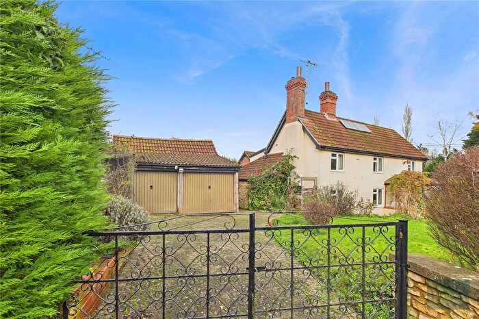 3 Bedroom Semi-detached House For Sale In Sunnyside, Nr Trowbridge, BA14