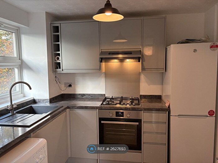 2 Bedroom Flat To Rent In Barker Drive, London, NW1