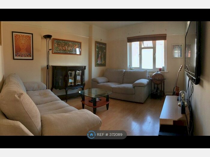 2 Bedroom Flat To Rent In Rosebank Way, London, W3