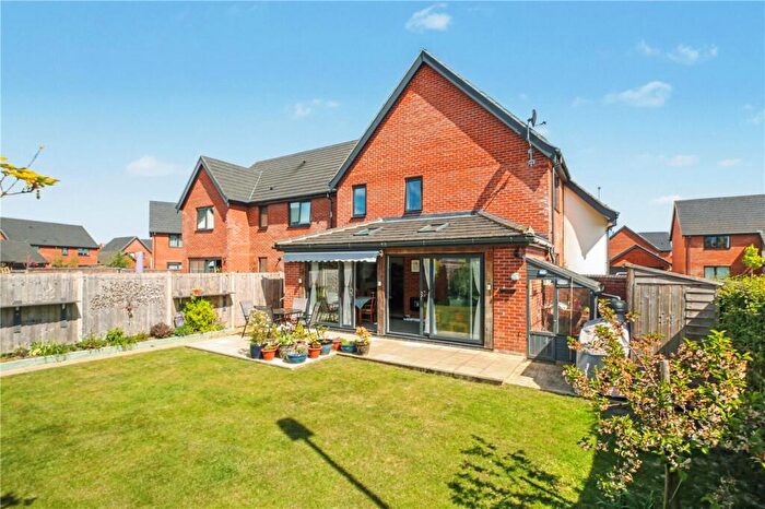 4 Bedroom Link Detached House For Sale In Picton Close, Poringland, Norwich, Norfolk, NR14