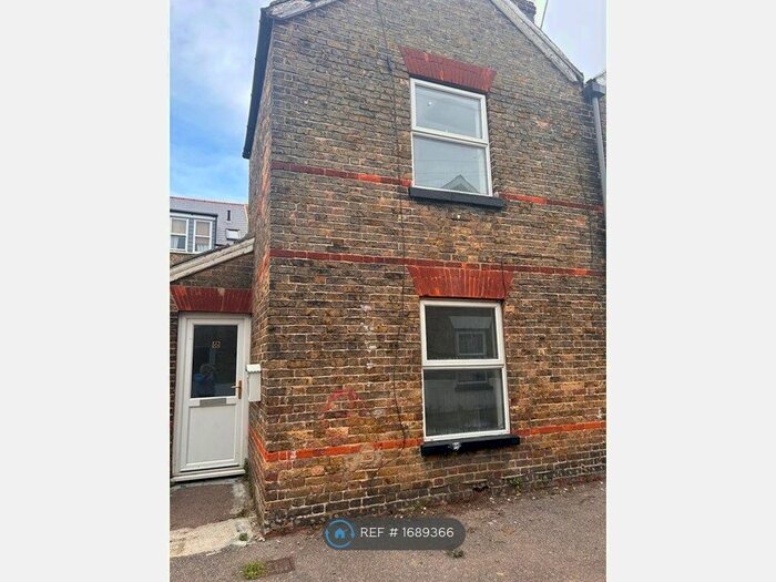 2 Bedroom Semi-Detached House To Rent In Randolph Square, Margate, CT9