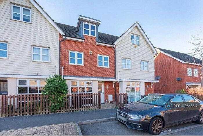 4 Bedroom Terraced House To Rent In Amesbury Road, Slough, SL1