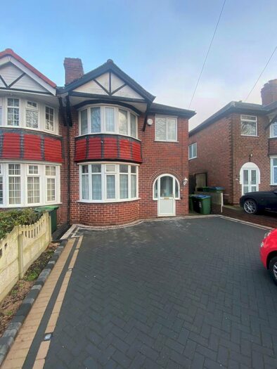 3 Bedroom House To Rent In Kiniths Way, West Bromwich, B71