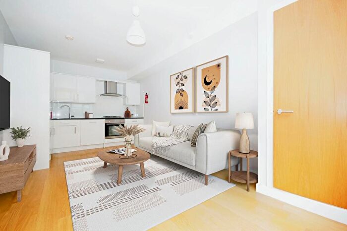1 Bedroom Apartment To Rent In Curtain Road, Shoreditch, EC2A