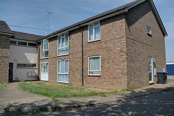 2 Bedroom Apartment To Rent In Letty Green, Letty Green, SG14