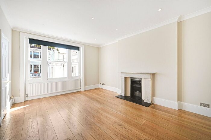 2 Bedroom Flat To Rent In Strathmore Gardens, Kensington, London, W8