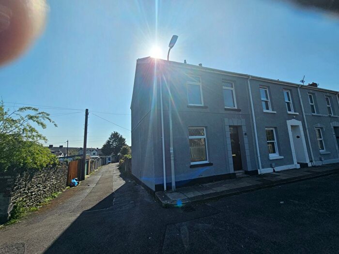 3 Bedroom End Of Terrace House To Rent In Richmond Terrace, Llanelli, SA15