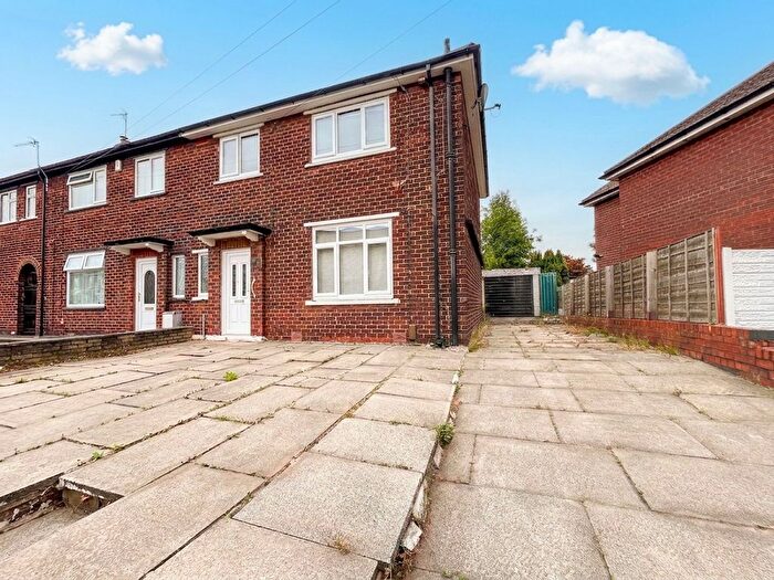 3 Bedroom Semi-Detached House For Sale In Peel Green Road, Eccles, M30