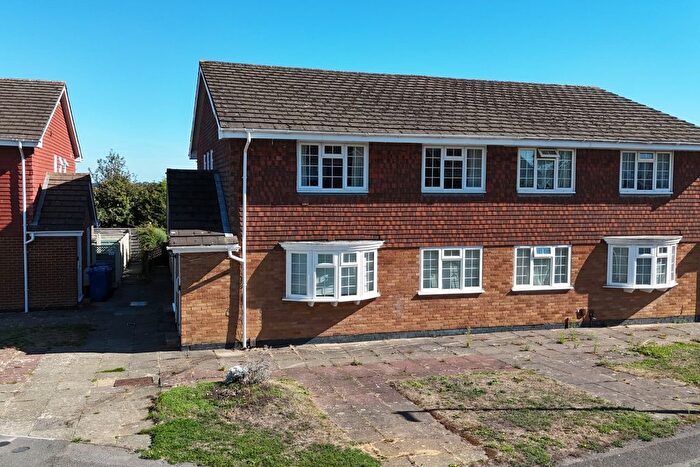 2 Bedroom Maisonette For Sale In Avondale, Maidenhead, Berkshire, SL6
