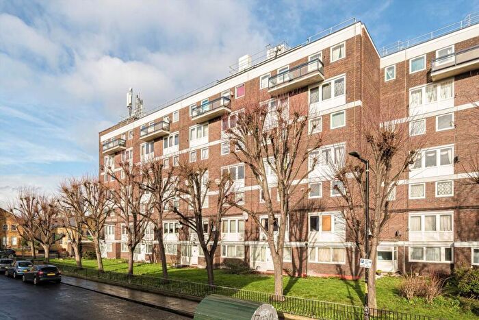 3 Bedroom Flat For Sale In Madron Street, Walworth, SE17