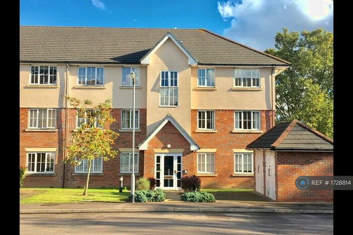 2 Bedroom Flat To Rent In Addison Court, Epping, CM16