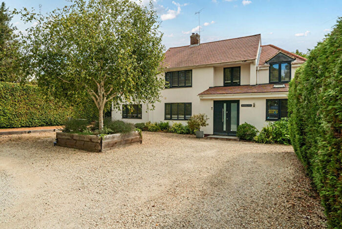 5 Bedroom Detached House For Sale In Elvendon Road, Goring On Thames, Oxfordshire, RG8