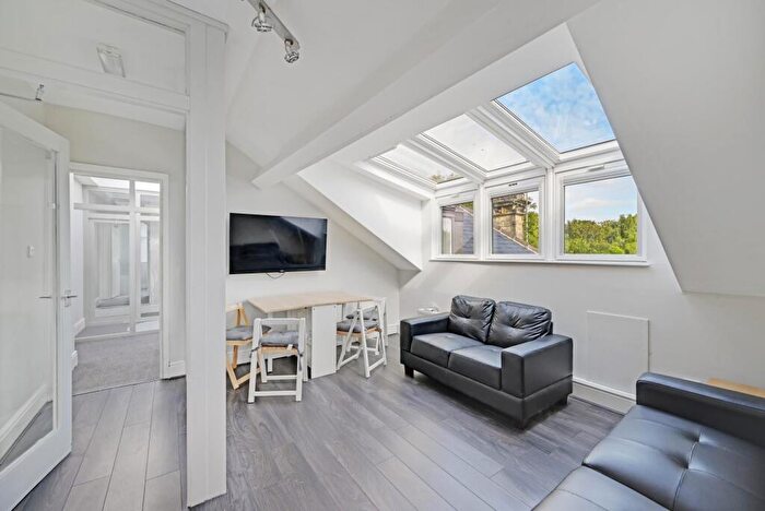 4 Bedroom Apartment To Rent In Broomhall Road, Sheffield, S10