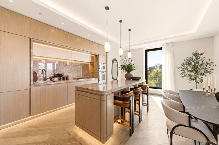 3 Bedroom Flat To Rent In Bayswater Road, London, W2