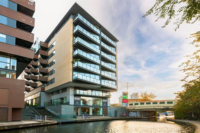 2 Bedroom Flat For Sale In Poole Street, Shoreditch, N1