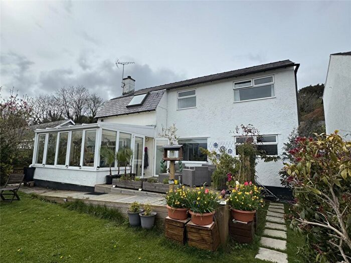 5 Bedroom Detached House For Sale In Coed Y Castell, Bangor, Gwynedd, LL57