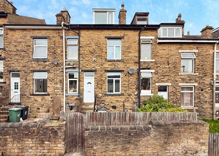 2 Bedroom Terraced House For Sale In Elliott Street, Shipley, BD18
