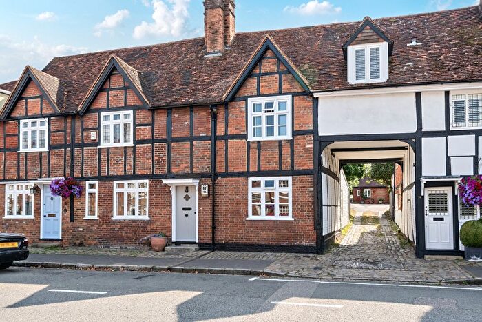 3 Bedroom Cottage To Rent In High Street, Amersham, HP7