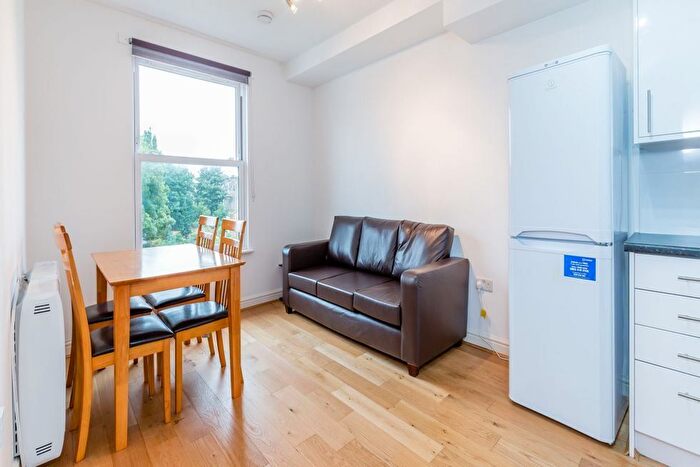 1 Bedroom Flat To Rent In Hillmarton Road, Islington, N7