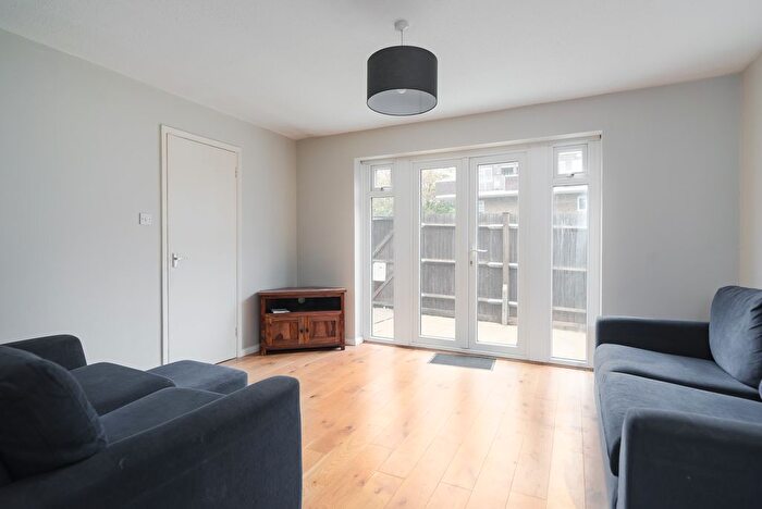 2 Bedroom Terraced House To Rent In Gideon Road, London, SW11